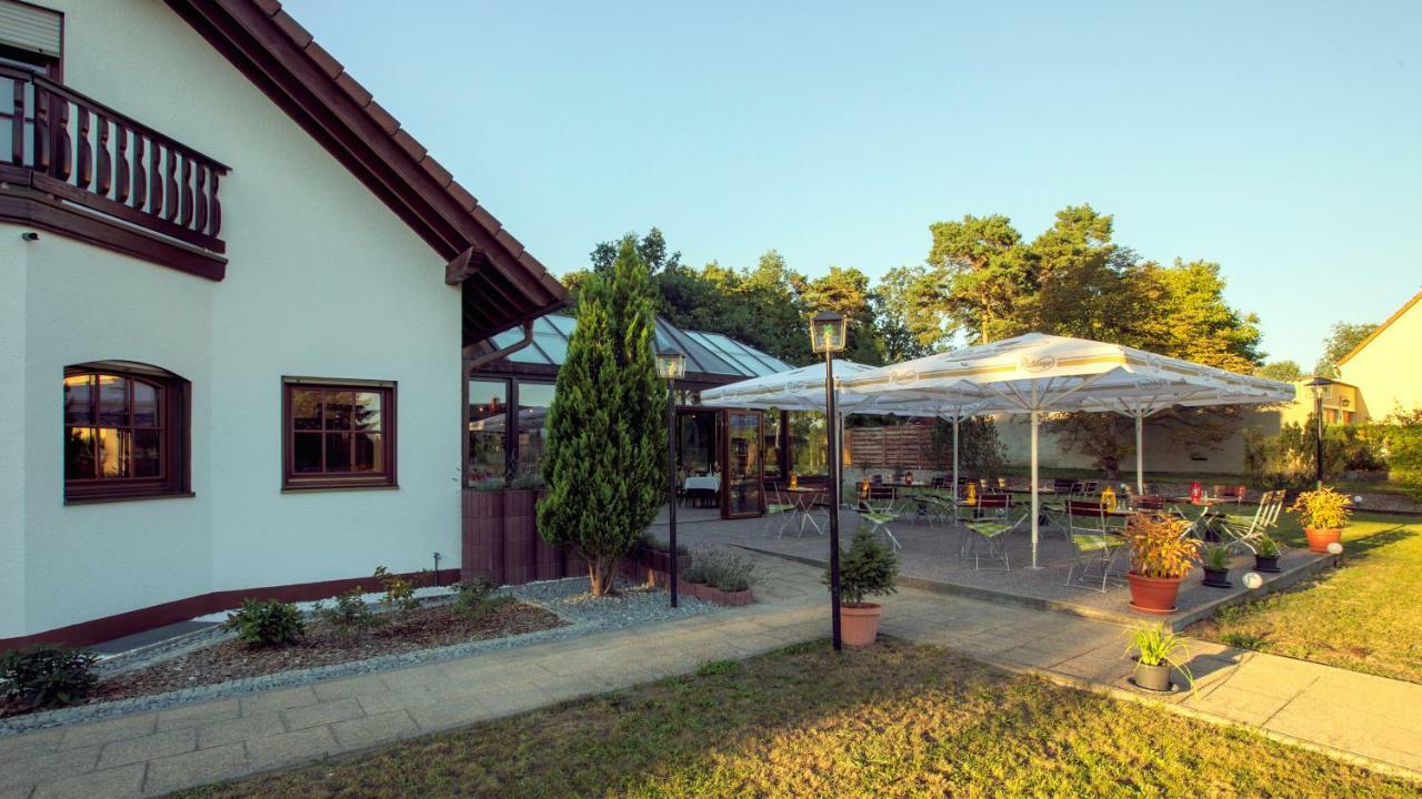 Lokal Genial Pension&Restaurant Beelitz Exterior foto